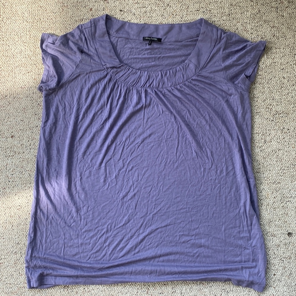 NWT Daisy Fuentes Cap Sleeve top blouse ruched round neck flowy Thistle L Purple